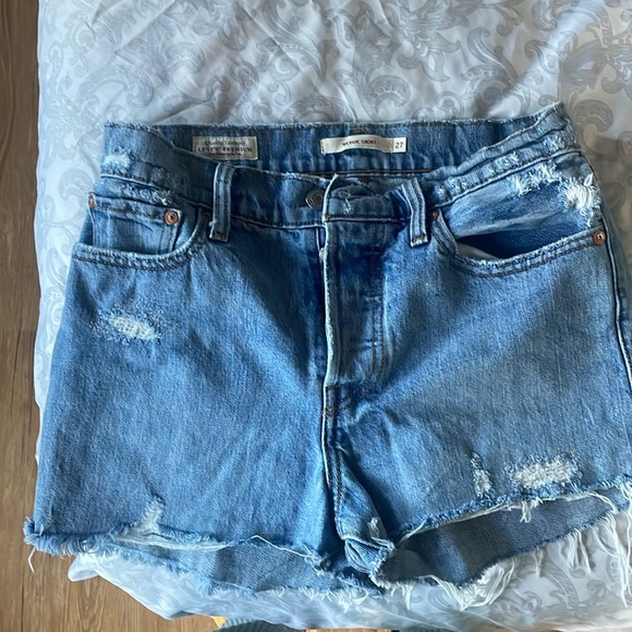 Levi’s premium wedge shorts - Picture 3 of 6